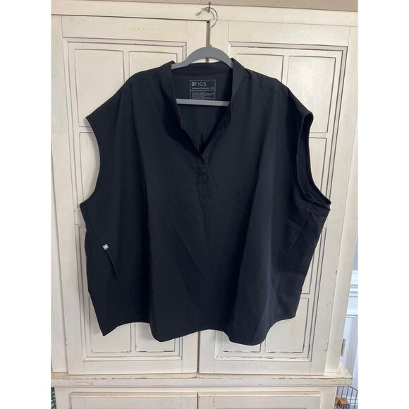 NWT Figs size 5X black Rafaella scrubs top - Picture 1 of 4